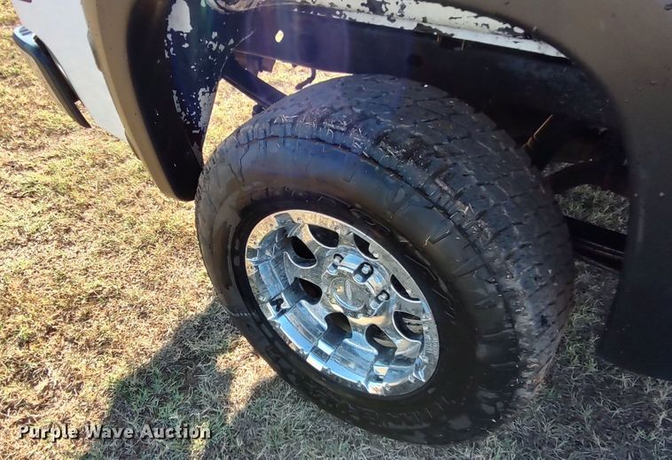 image for item LK9843 2007 GMC Sierra 1500  Ext. Cab pickup truck