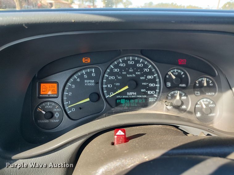 image for item LK9845 2000 Chevrolet Silverado 2500  Ext. Cab pickup truck