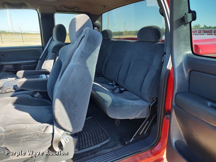 image for item LK9845 2000 Chevrolet Silverado 2500  Ext. Cab pickup truck