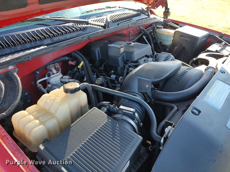 image for item LK9845 2000 Chevrolet Silverado 2500  Ext. Cab pickup truck