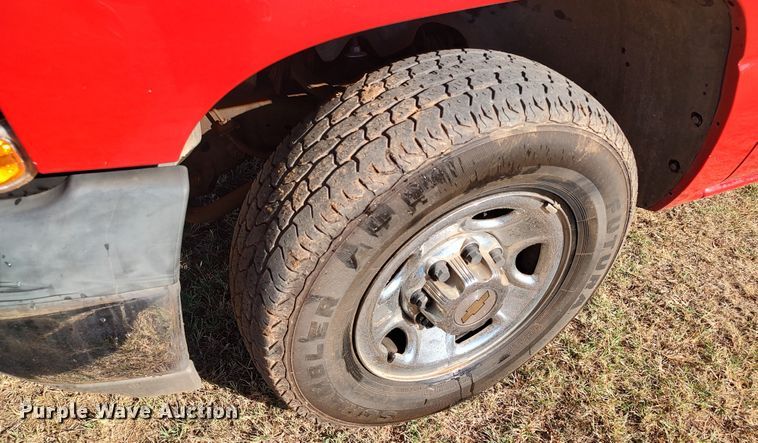 image for item LK9845 2000 Chevrolet Silverado 2500  Ext. Cab pickup truck