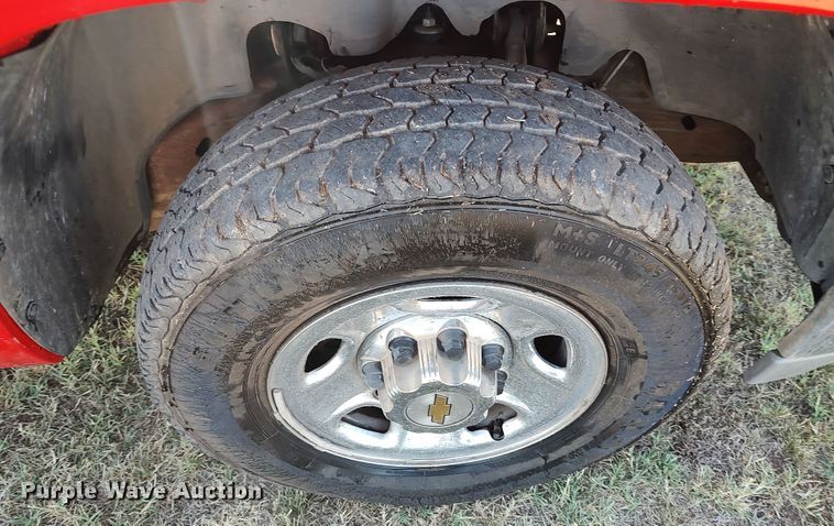 image for item LK9845 2000 Chevrolet Silverado 2500  Ext. Cab pickup truck