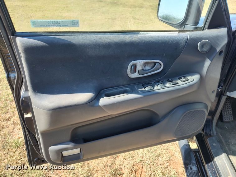 image for item LK9849 2004 Mitsubishi Montero  SUV