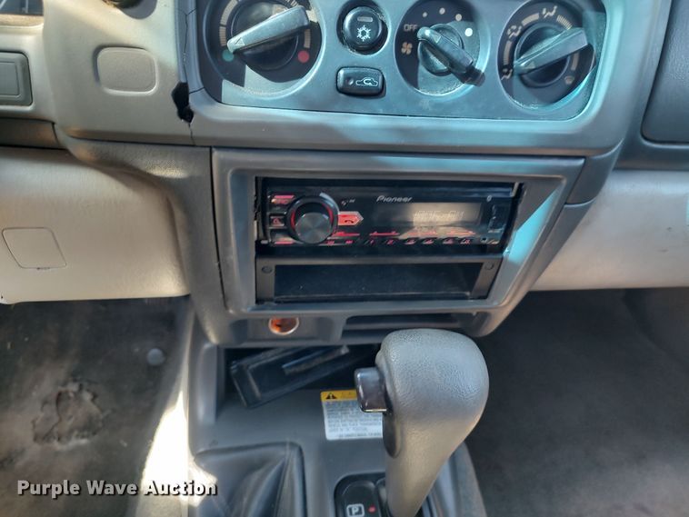 image for item LK9849 2004 Mitsubishi Montero  SUV