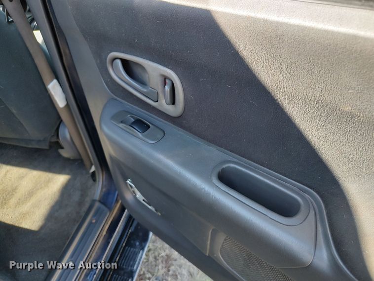 image for item LK9849 2004 Mitsubishi Montero  SUV