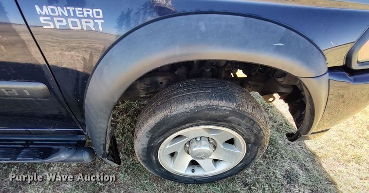 image for item LK9849 2004 Mitsubishi Montero  SUV