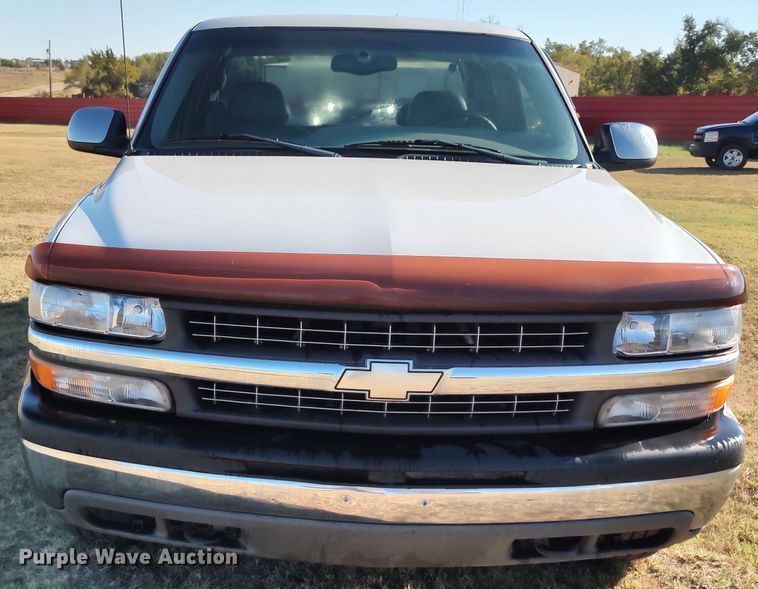 image for item LK9853 2000 Chevrolet Silverado 1500  Ext. Cab pickup truck