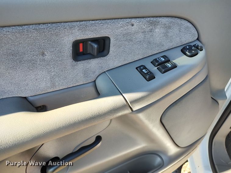 image for item LK9853 2000 Chevrolet Silverado 1500  Ext. Cab pickup truck