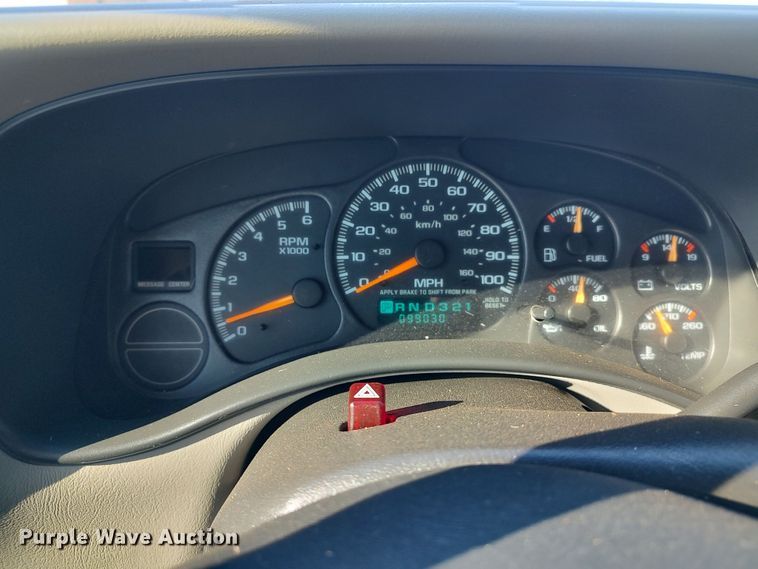 image for item LK9853 2000 Chevrolet Silverado 1500  Ext. Cab pickup truck