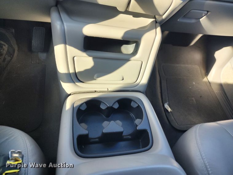 image for item LK9853 2000 Chevrolet Silverado 1500  Ext. Cab pickup truck