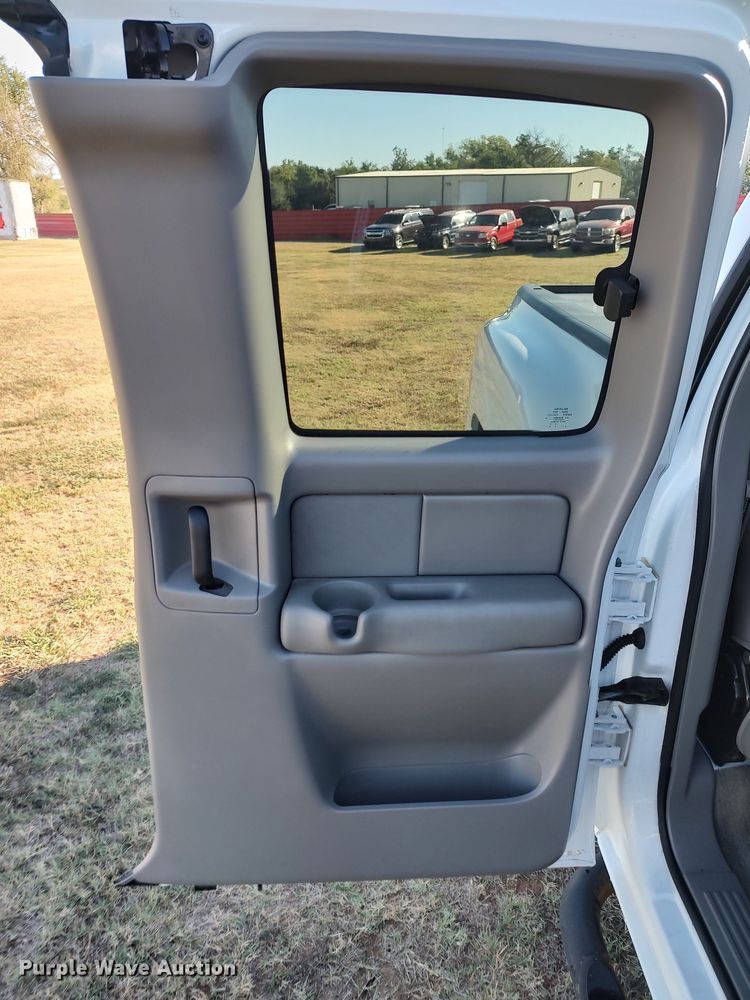 image for item LK9853 2000 Chevrolet Silverado 1500  Ext. Cab pickup truck