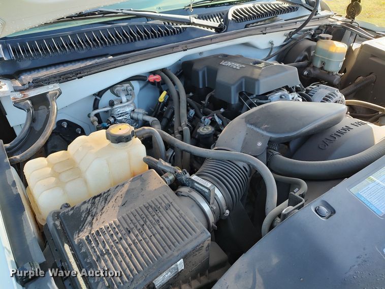 image for item LK9853 2000 Chevrolet Silverado 1500  Ext. Cab pickup truck