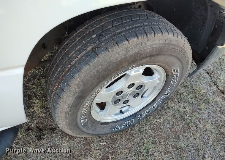 image for item LK9853 2000 Chevrolet Silverado 1500  Ext. Cab pickup truck