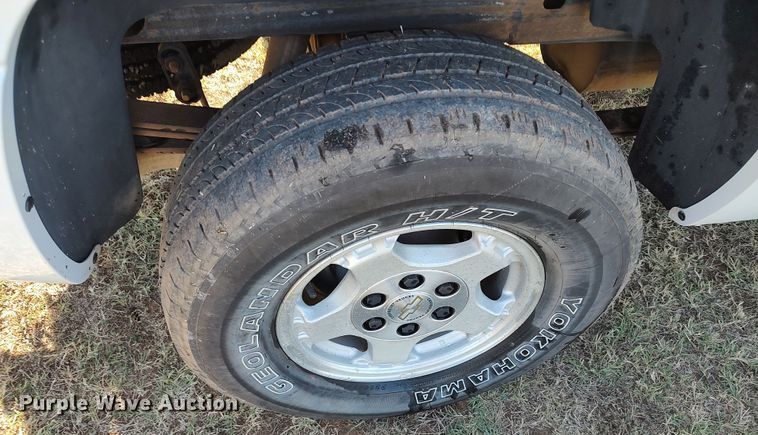 image for item LK9853 2000 Chevrolet Silverado 1500  Ext. Cab pickup truck