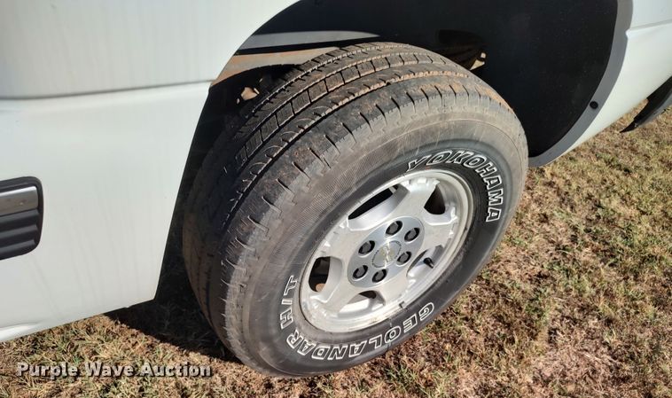 image for item LK9853 2000 Chevrolet Silverado 1500  Ext. Cab pickup truck