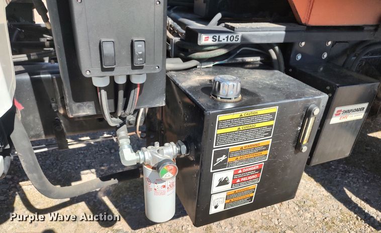 image for item LK9854 2020 International CV515  hook lift truck