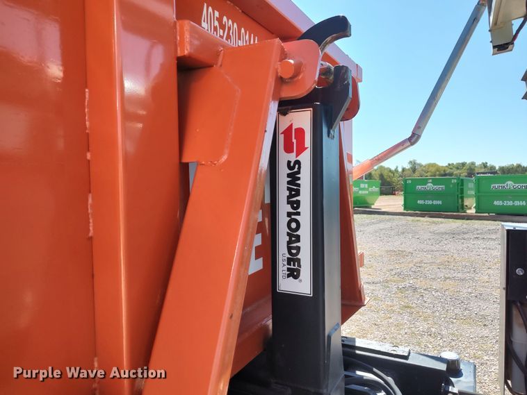 image for item LK9854 2020 International CV515  hook lift truck