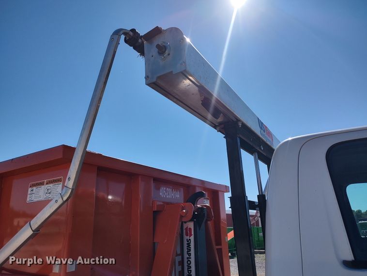 image for item LK9854 2020 International CV515  hook lift truck