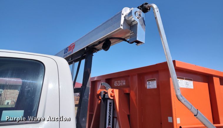 image for item LK9854 2020 International CV515  hook lift truck