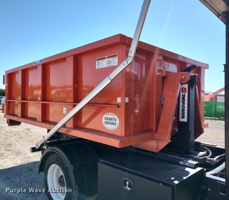 image for item LK9854 2020 International CV515  hook lift truck