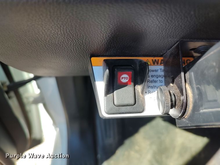 image for item LK9854 2020 International CV515  hook lift truck