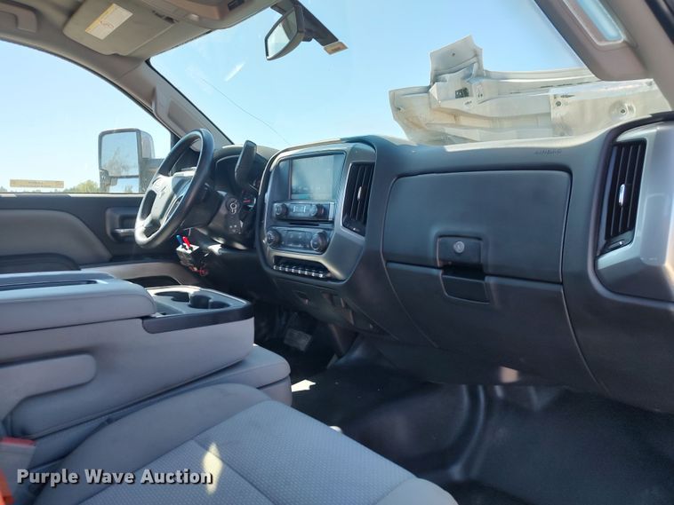 image for item LK9854 2020 International CV515  hook lift truck