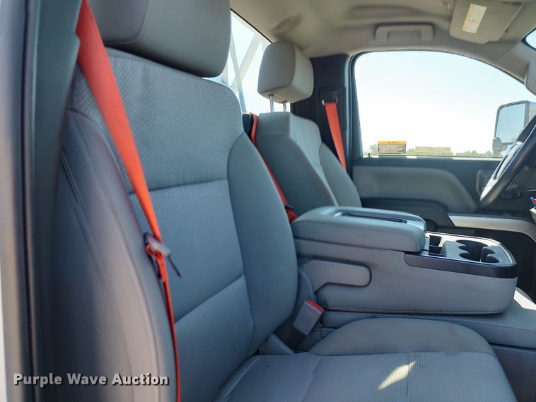 image for item LK9854 2020 International CV515  hook lift truck