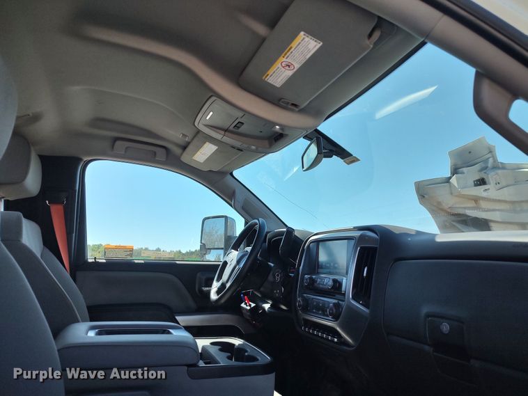 image for item LK9854 2020 International CV515  hook lift truck