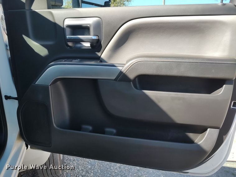 image for item LK9854 2020 International CV515  hook lift truck