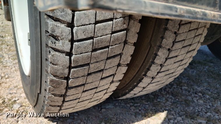 image for item LK9854 2020 International CV515  hook lift truck