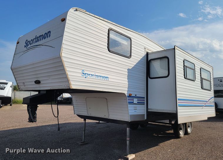 image for item LO9044 2000 Sportsmen 2854P  camper