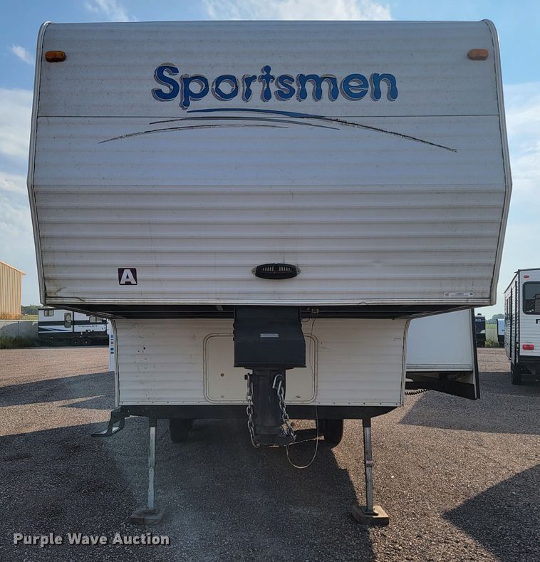 image for item LO9044 2000 Sportsmen 2854P  camper
