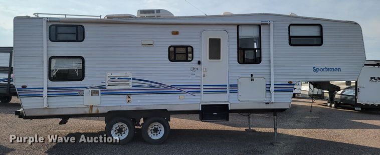 image for item LO9044 2000 Sportsmen 2854P  camper