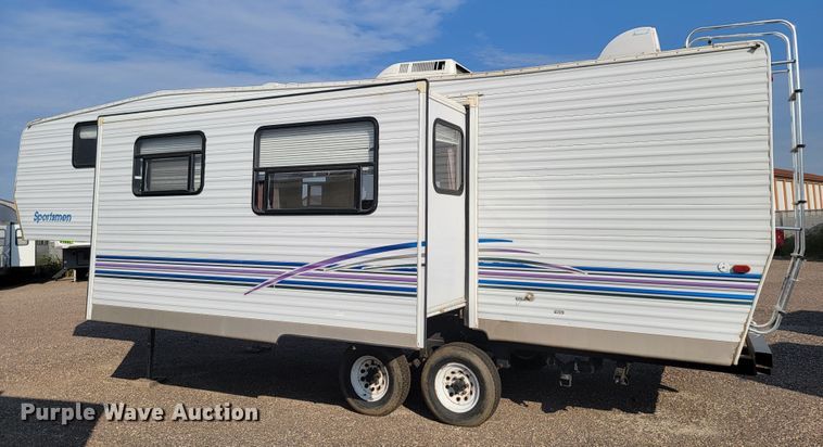 image for item LO9044 2000 Sportsmen 2854P  camper