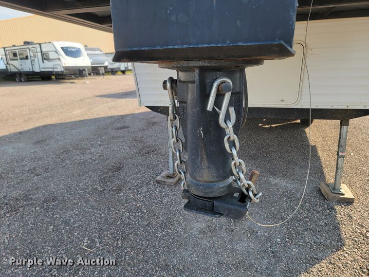 image for item LO9044 2000 Sportsmen 2854P  camper