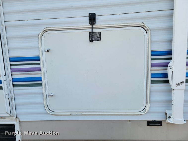 image for item LO9044 2000 Sportsmen 2854P  camper