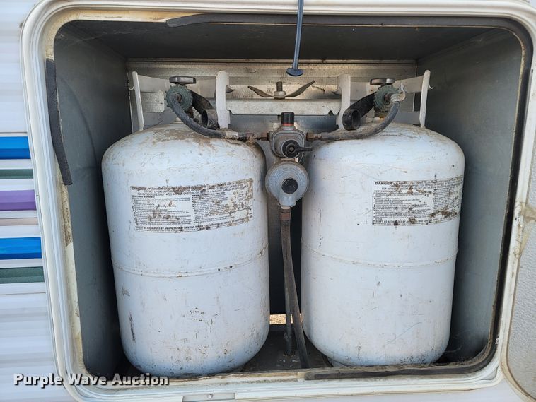 image for item LO9044 2000 Sportsmen 2854P  camper