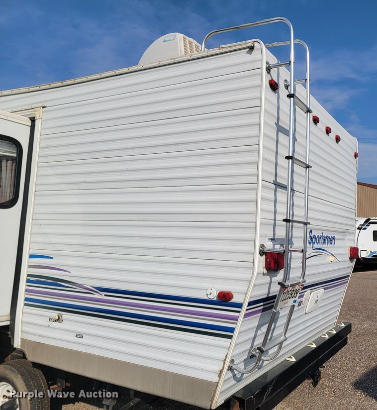 image for item LO9044 2000 Sportsmen 2854P  camper