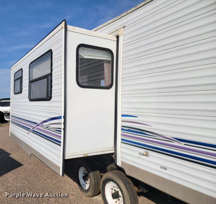 image for item LO9044 2000 Sportsmen 2854P  camper