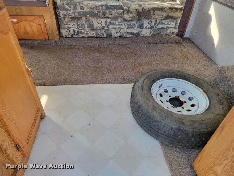 image for item LO9044 2000 Sportsmen 2854P  camper