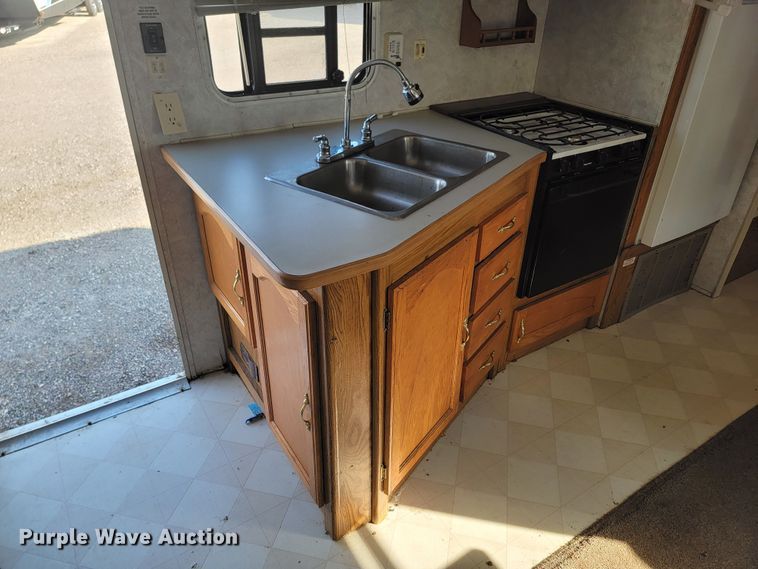 image for item LO9044 2000 Sportsmen 2854P  camper