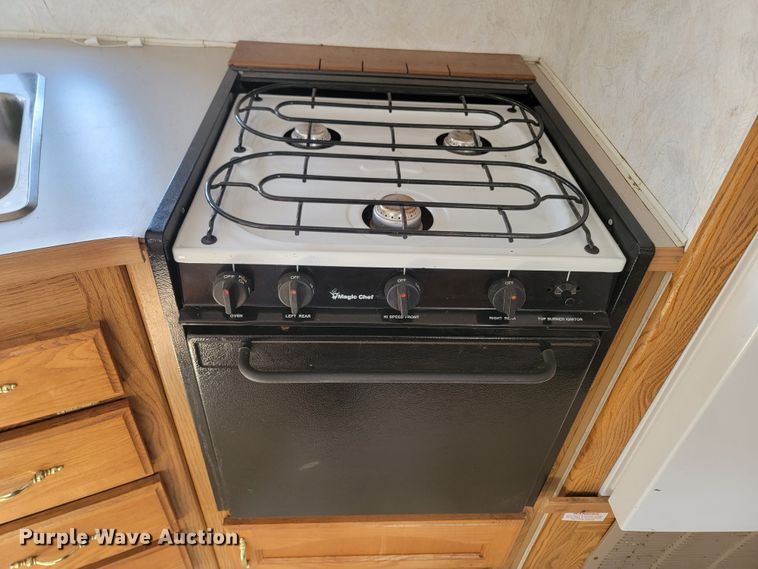 image for item LO9044 2000 Sportsmen 2854P  camper