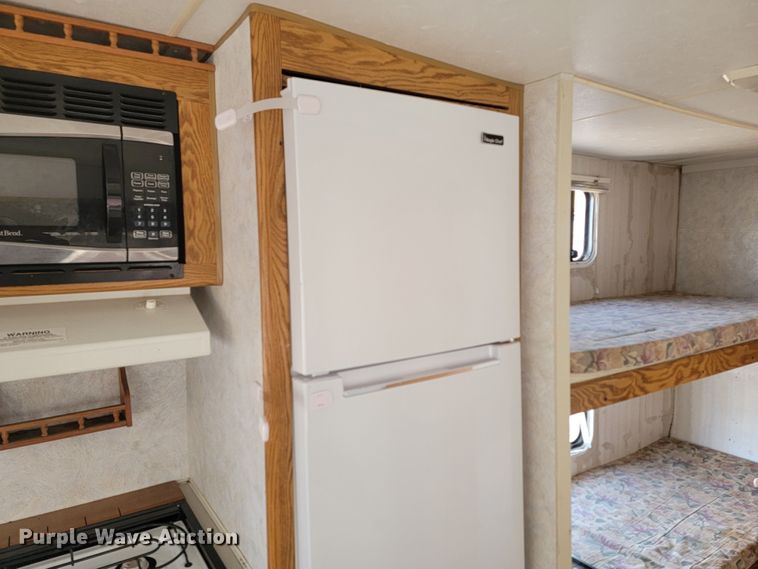 image for item LO9044 2000 Sportsmen 2854P  camper