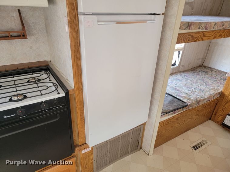 image for item LO9044 2000 Sportsmen 2854P  camper