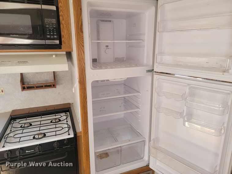 image for item LO9044 2000 Sportsmen 2854P  camper