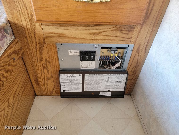 image for item LO9044 2000 Sportsmen 2854P  camper