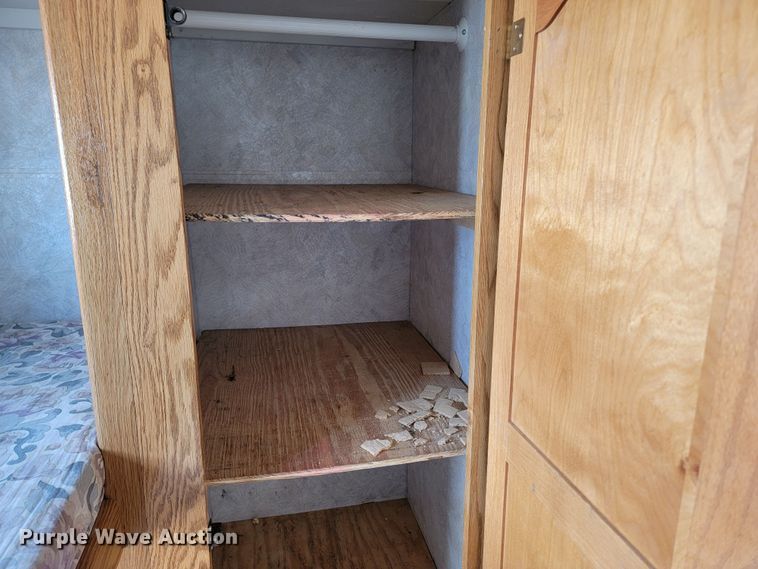 image for item LO9044 2000 Sportsmen 2854P  camper