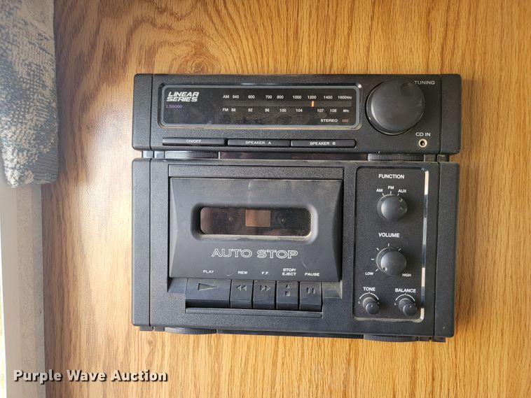 image for item LO9044 2000 Sportsmen 2854P  camper