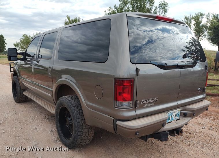 image for item LU9191 2003 Ford Excursion  SUV