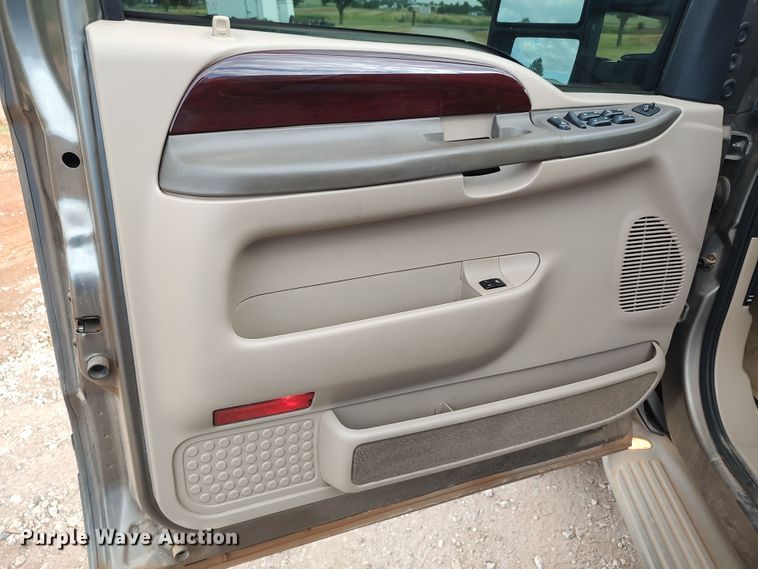 image for item LU9191 2003 Ford Excursion  SUV